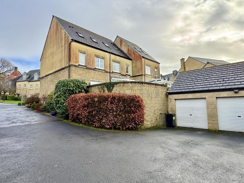 Garage &amp; Parking Space
