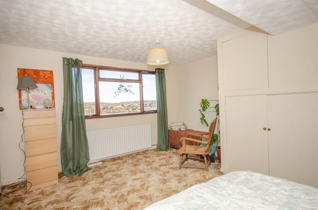 Bed 4-loft room.jpg