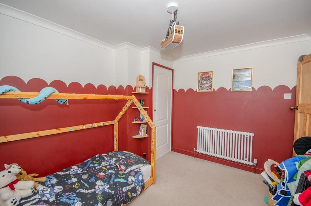 Bedroom 2 pic 2.jpg