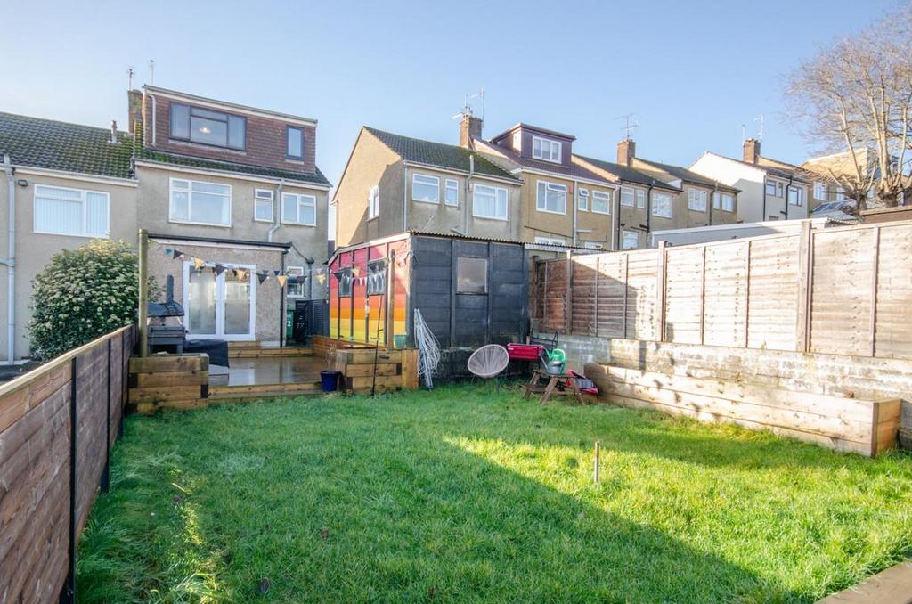 Rear garden pic 2.jpg