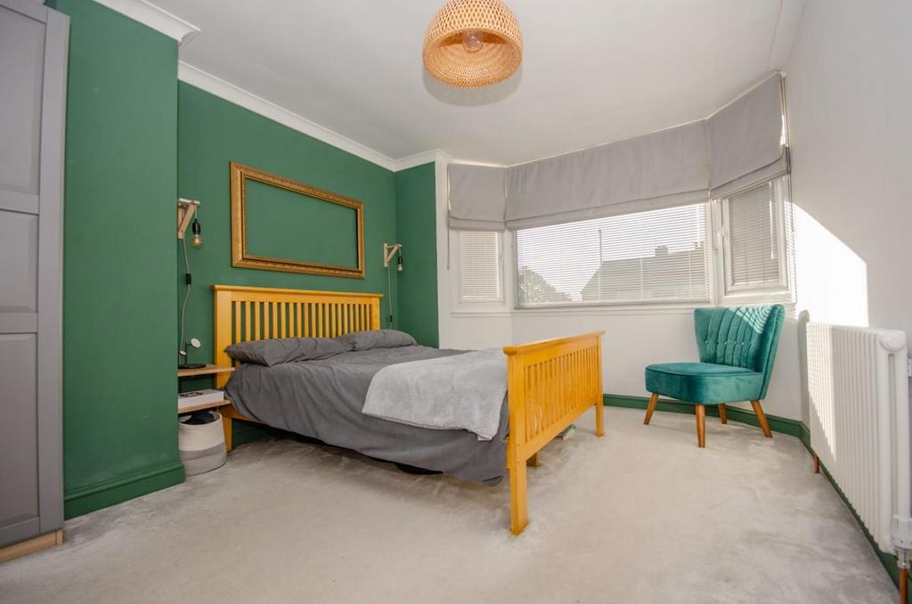 Bedroom 1.jpg
