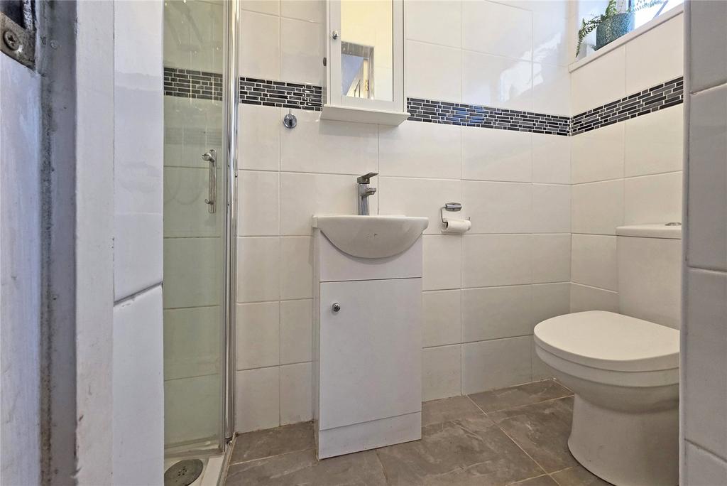 Gf Shower Room
