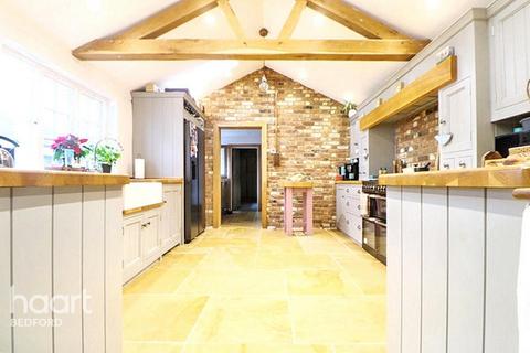 4 bedroom detached house for sale, High Street, Bedford