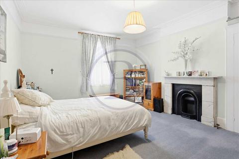 5 bedroom semi-detached house for sale, Mercers Road, London
