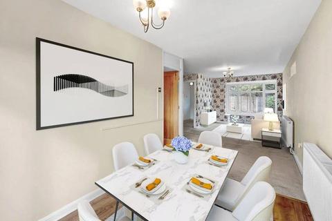 3 bedroom detached house to rent, Rowan Walk, Eastwood, Leigh On Sea, Essex, SS9