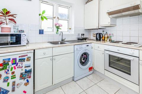 2 bedroom flat for sale, St. Catherines Place Hummer Road, Surrey TW20