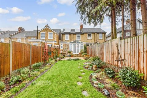3 bedroom semi-detached house for sale, Postley Road, Maidstone, Kent