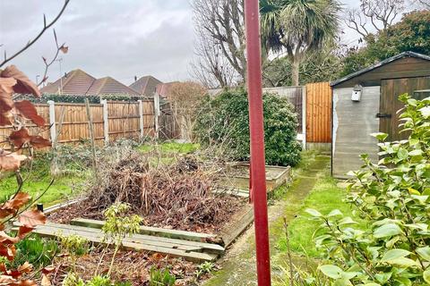 3 bedroom bungalow for sale, Blenheim Chase, Leigh-on-Sea, Essex, SS9