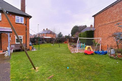 5 bedroom semi-detached house for sale, East Avenue, Syston,