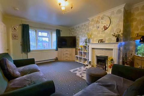 5 bedroom semi-detached house for sale, East Avenue, Syston,