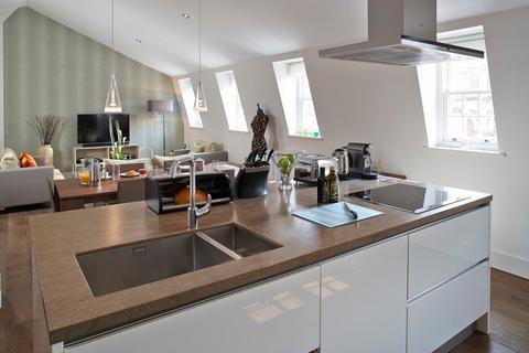 3 bedroom flat to rent, Brompton Road, London, SW3