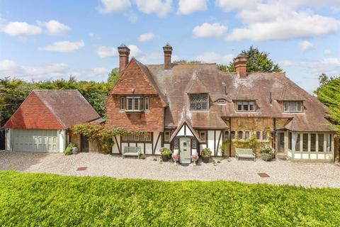 6 bedroom detached house to rent, Fitzroy Avenue, Broadstairs CT10