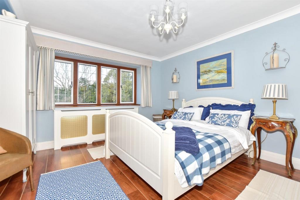 Fitzroy bed 3
