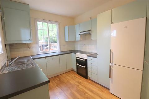 2 bedroom end of terrace house to rent, Betley Street, Crewe
