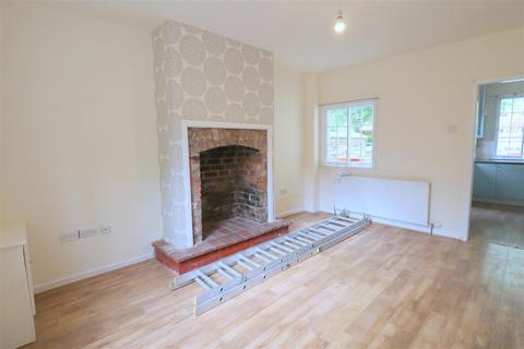 2 bedroom end of terrace house to rent, Betley Street, Crewe
