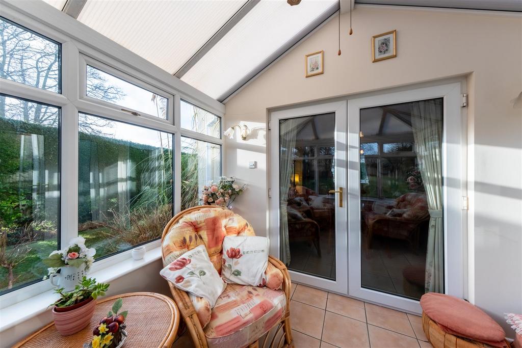 7 Woodlands Way-012.jpg