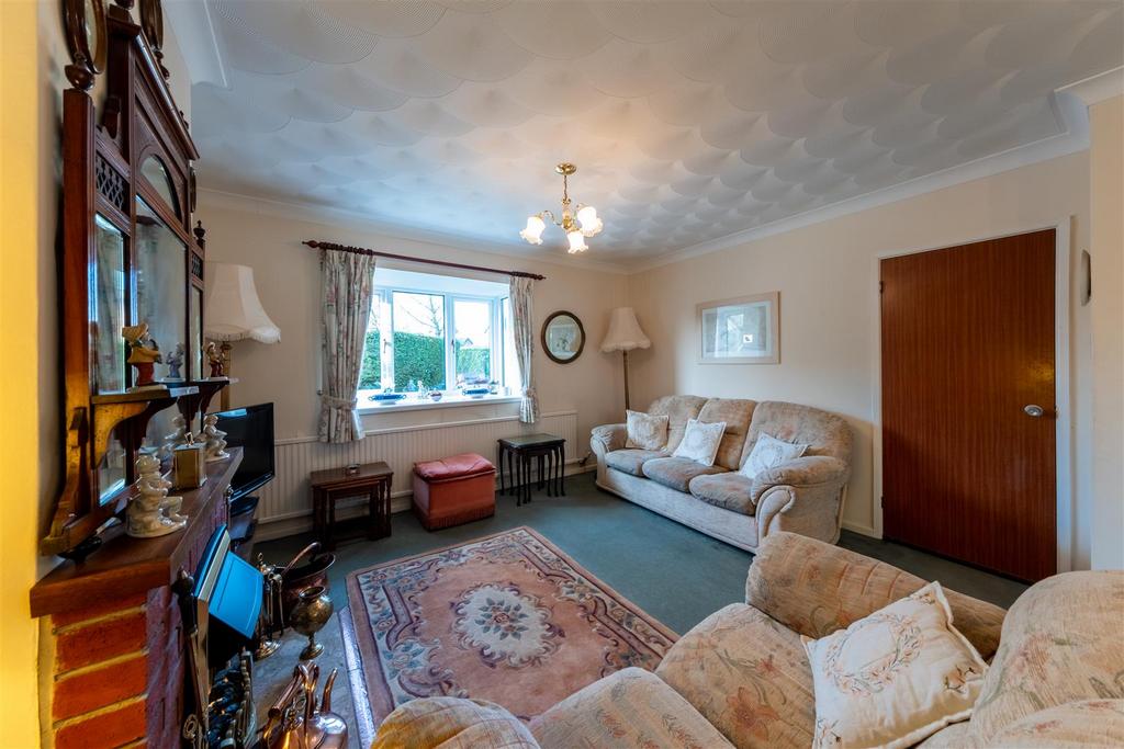 7 Woodlands Way-010.jpg