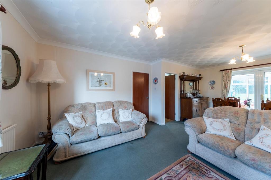 7 Woodlands Way-009.jpg