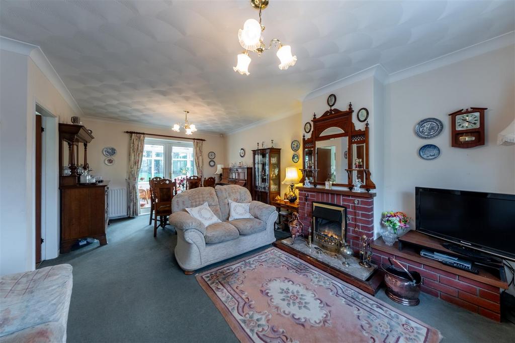 7 Woodlands Way-008.jpg