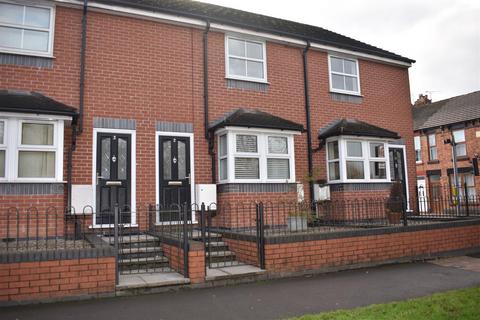3 bedroom terraced house to rent, Weycroft Mews, Off Broad Street