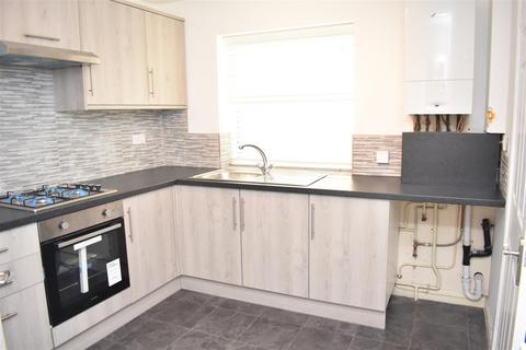 3 bedroom terraced house to rent, Weycroft Mews, Off Broad Street