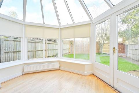 4 bedroom terraced house to rent, Crofton Avenue, Grove Park, London, W4