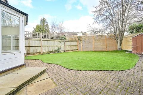 4 bedroom terraced house to rent, Crofton Avenue, Grove Park, London, W4