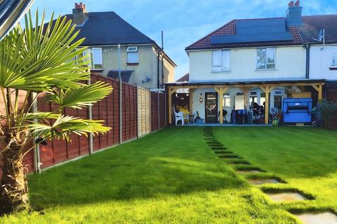 3 bedroom semi-detached house to rent, Warren Avenue, Hampshire SO16