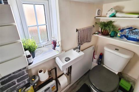 3 bedroom semi-detached house to rent, Warren Avenue, Hampshire SO16