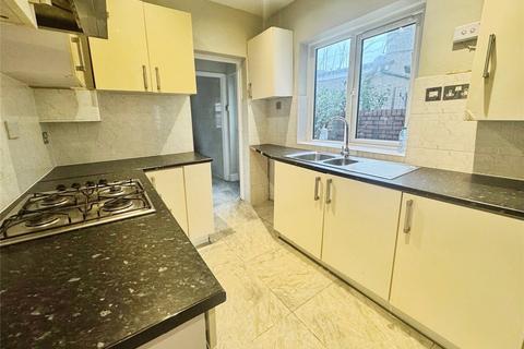 3 bedroom terraced house to rent, Renshaw Street, Manchester M30