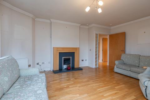 3 bedroom flat to rent, Howden Hall Road, Liberton, Edinburgh, EH16