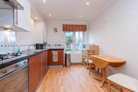 3 bedroom flat to rent, Howden Hall Road, Liberton, Edinburgh, EH16