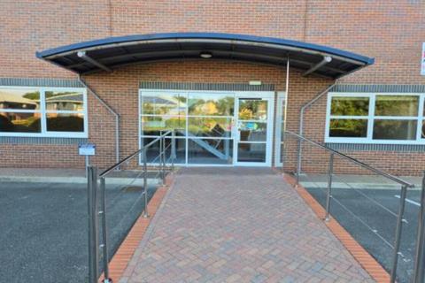 Warehouse to rent, Monks Brk Newport PO30 5XW