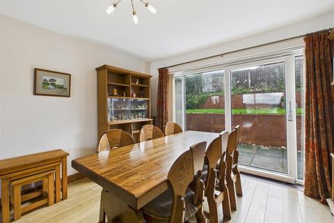 3 bedroom detached house for sale, Hollins Spring Avenue, Dronfield