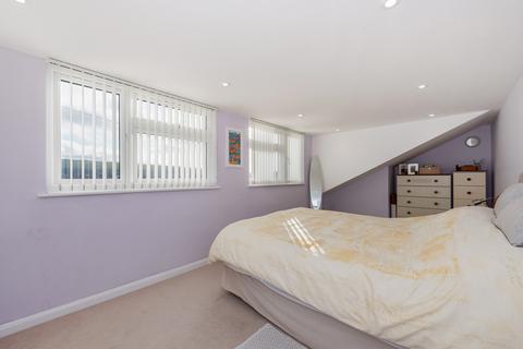 4 bedroom chalet for sale, WHITE BEAM RISE, CLANFIELD