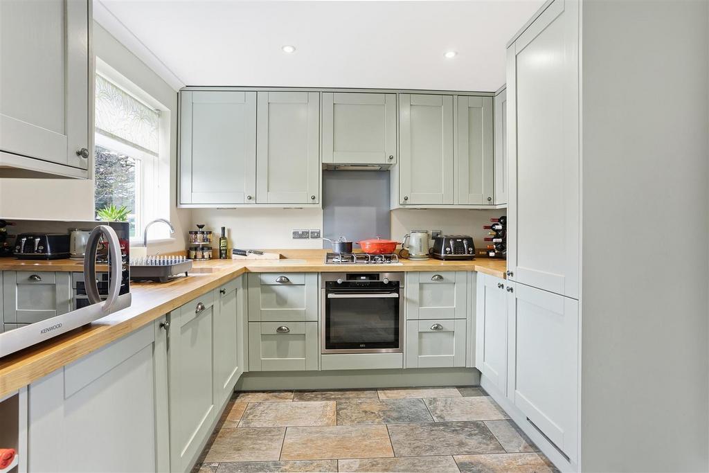 1617287413 - 35 All Saints Road, SM1 - 9.jpg