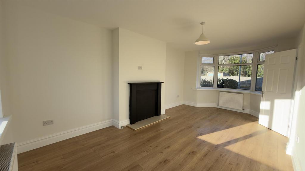Living Room 04.jpg
