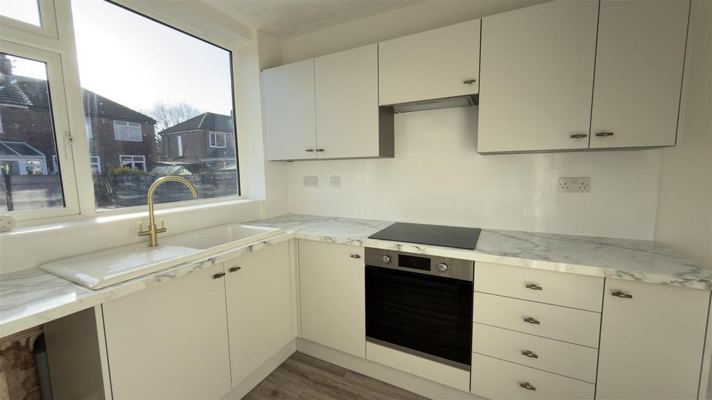 Kitchen 02.jpg