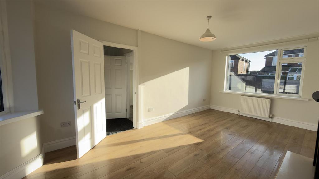 Living Room 02.jpg