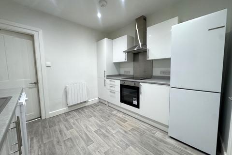 2 bedroom apartment to rent, Addlestone, Surrey, KT15