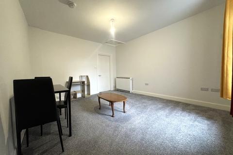 2 bedroom apartment to rent, Addlestone, Surrey, KT15