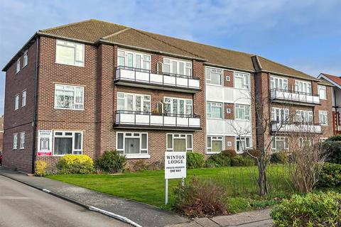 2 bedroom flat for sale - Imperial Avenue, Westcliff-On-Sea SS0