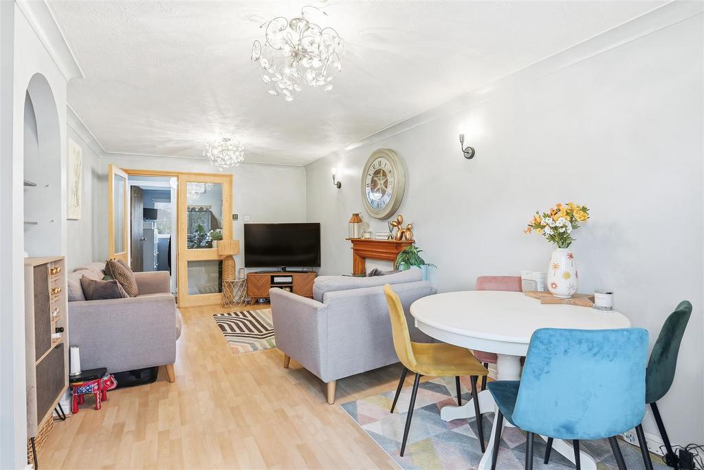 1617288651 - 4, 46 Foxglove Way, SM6 - 14.jpg