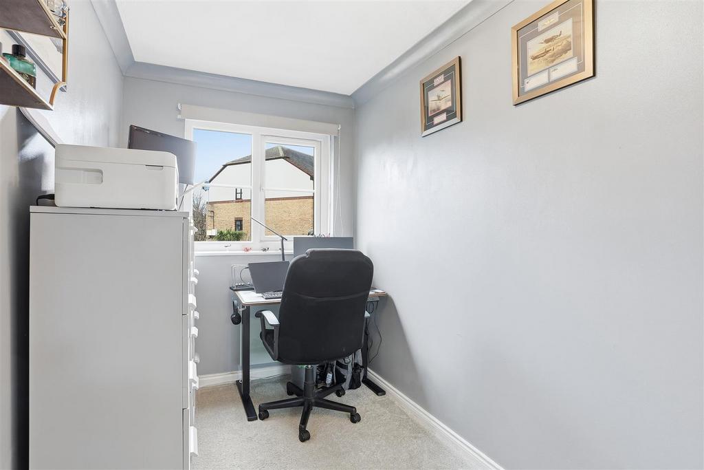 1617288651 - 4, 46 Foxglove Way, SM6 - 5.jpg