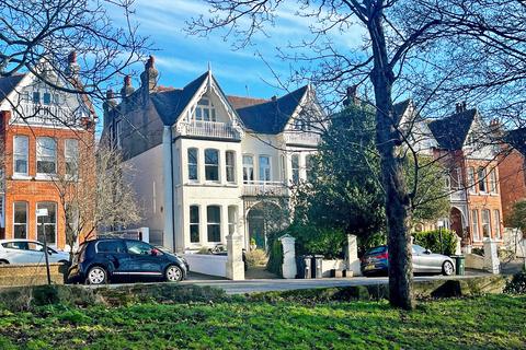 2 bedroom flat for sale, Preston Park Avenue, Brighton BN1