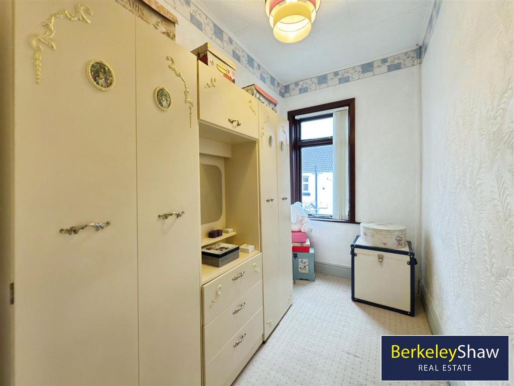 Bedroom 3/ Office