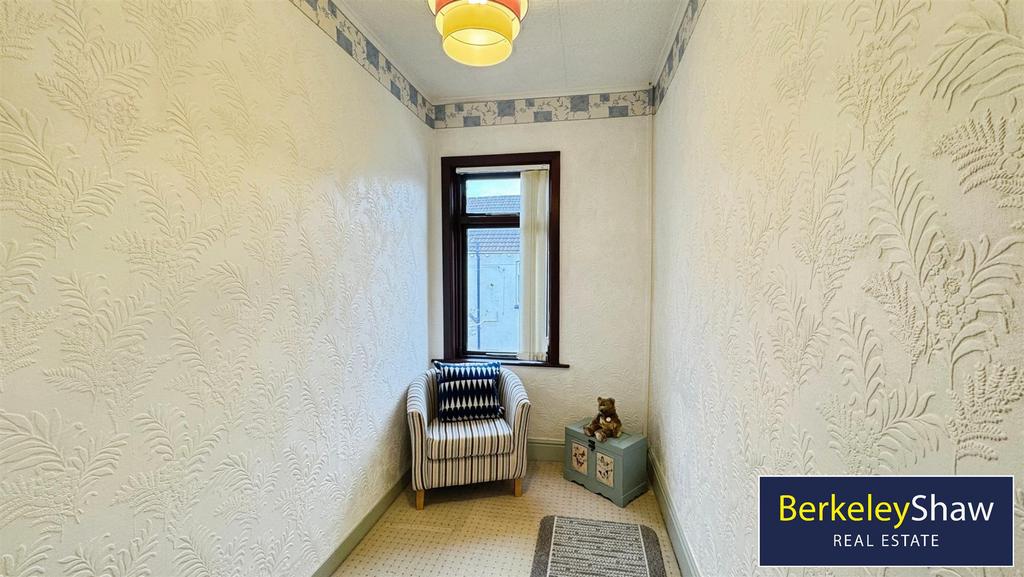 Bedroom 3/ Office