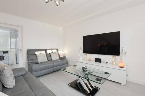 3 bedroom terraced house for sale, 33 Poynters Road, Broxburn, EH52 5ED