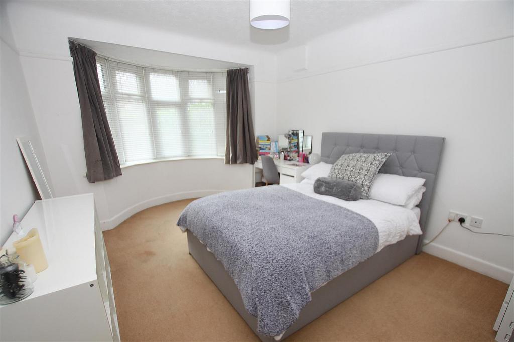 Bedroom 1.jpg