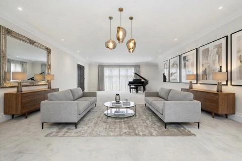 5 bedroom detached house for sale, Dagwood Lane, CM15